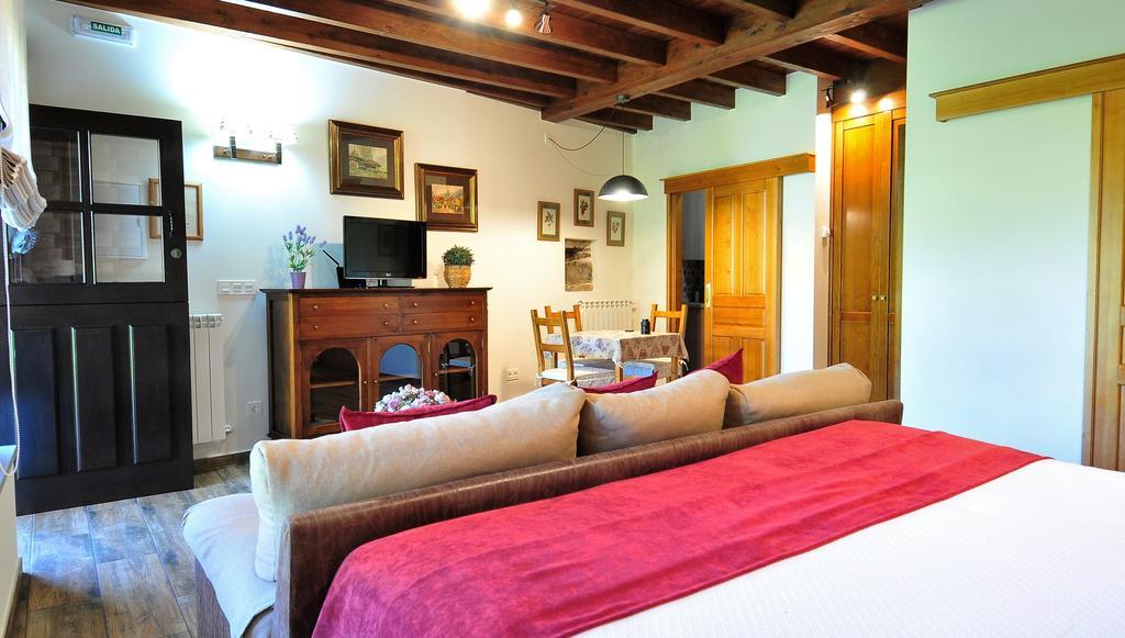 Apartamentos El Llugaron Miravalles Exterior photo