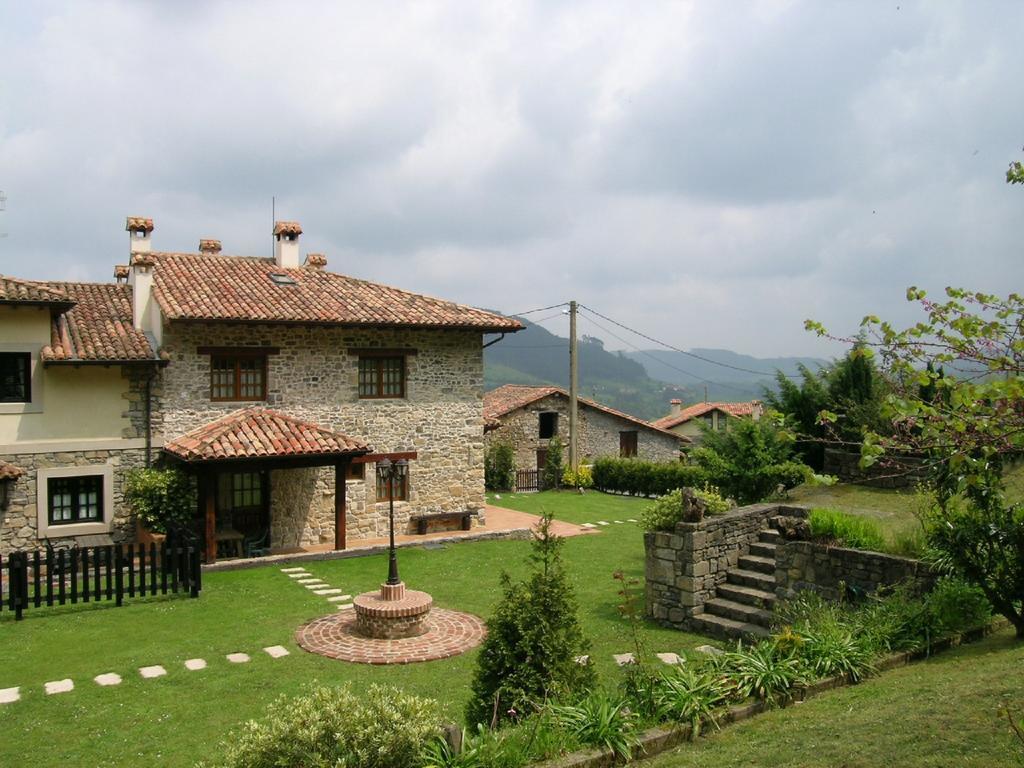 Apartamentos El Llugaron Miravalles Exterior photo