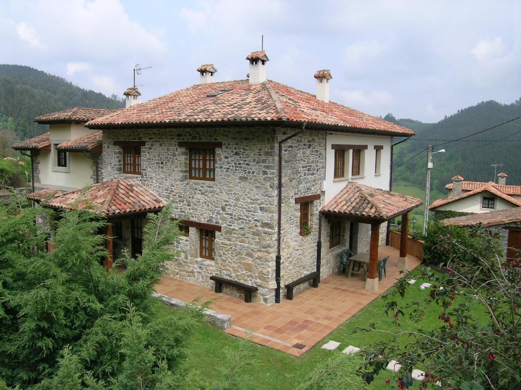 Apartamentos El Llugaron Miravalles Exterior photo