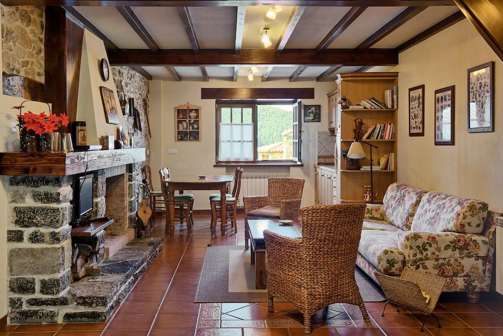 Apartamentos El Llugaron Miravalles Room photo