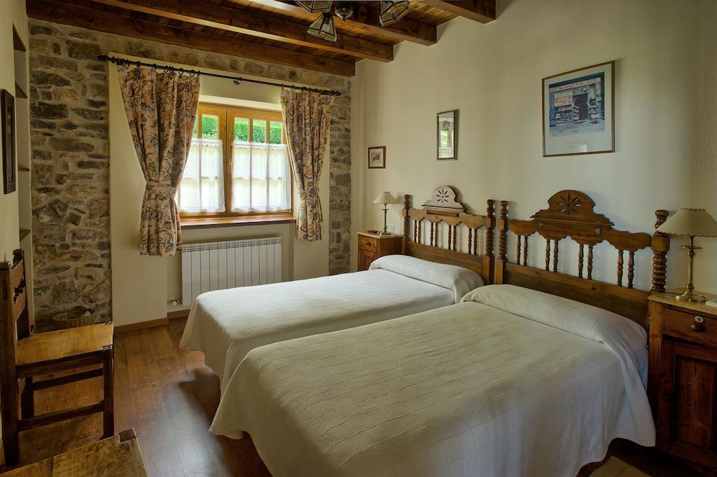 Apartamentos El Llugaron Miravalles Room photo